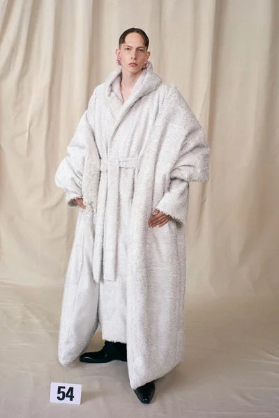 Look 54